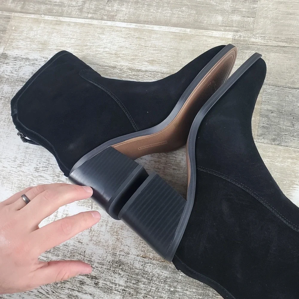 Vince Camuto Kortimy Boots Sz 7‎ Water Repellnt Suede Mid Shaft Black Zip Back